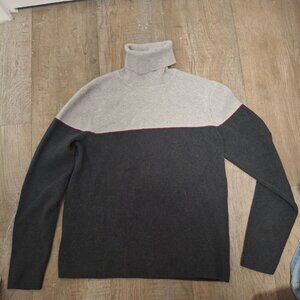 Eddie Bauer Gray & Dark Charcoal Stretch Turtleneck Sweater Womens M
